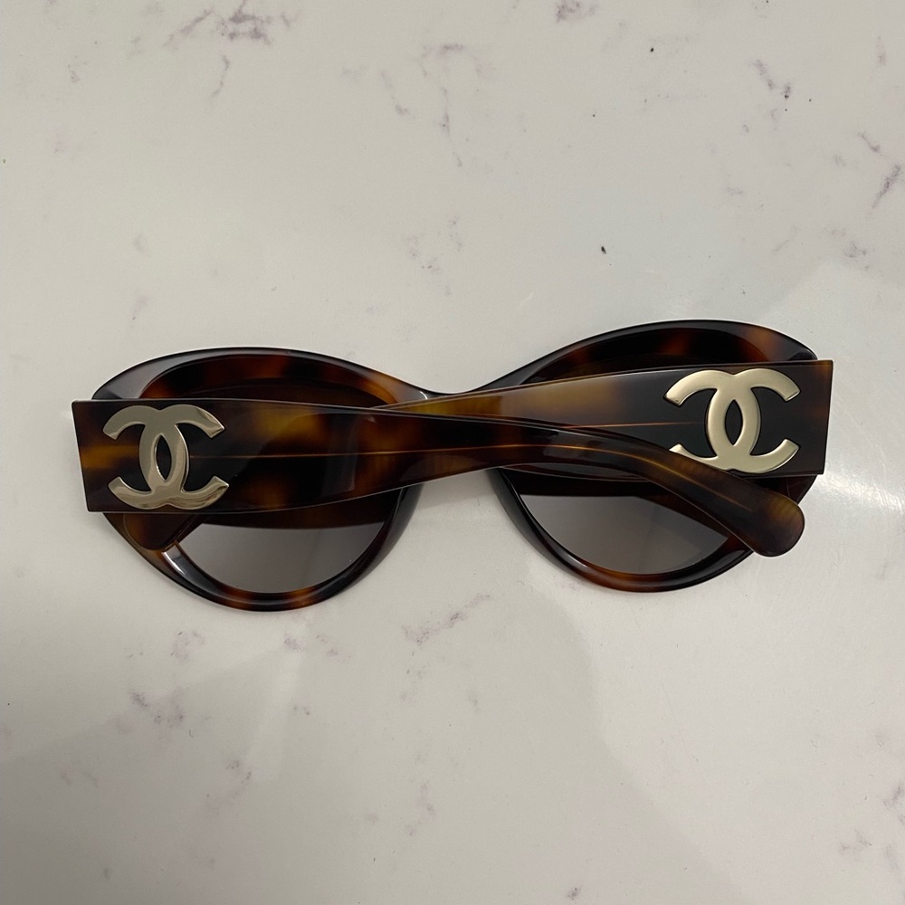 Chanel butterfly sunglasses - Picture 3 of 7